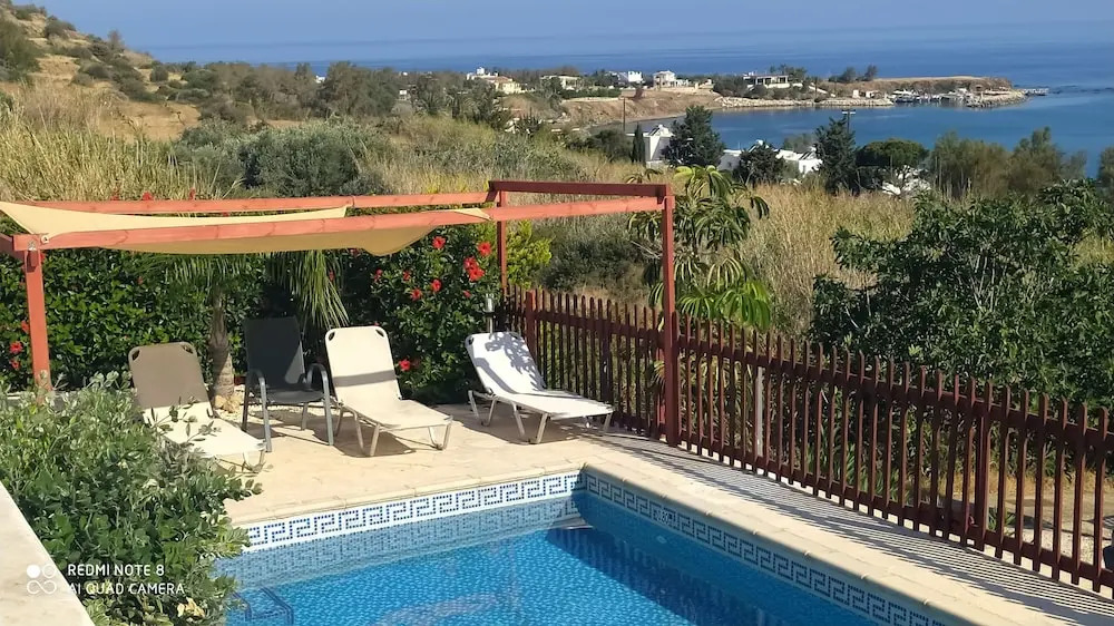 Pomos Harbourbiew Villa