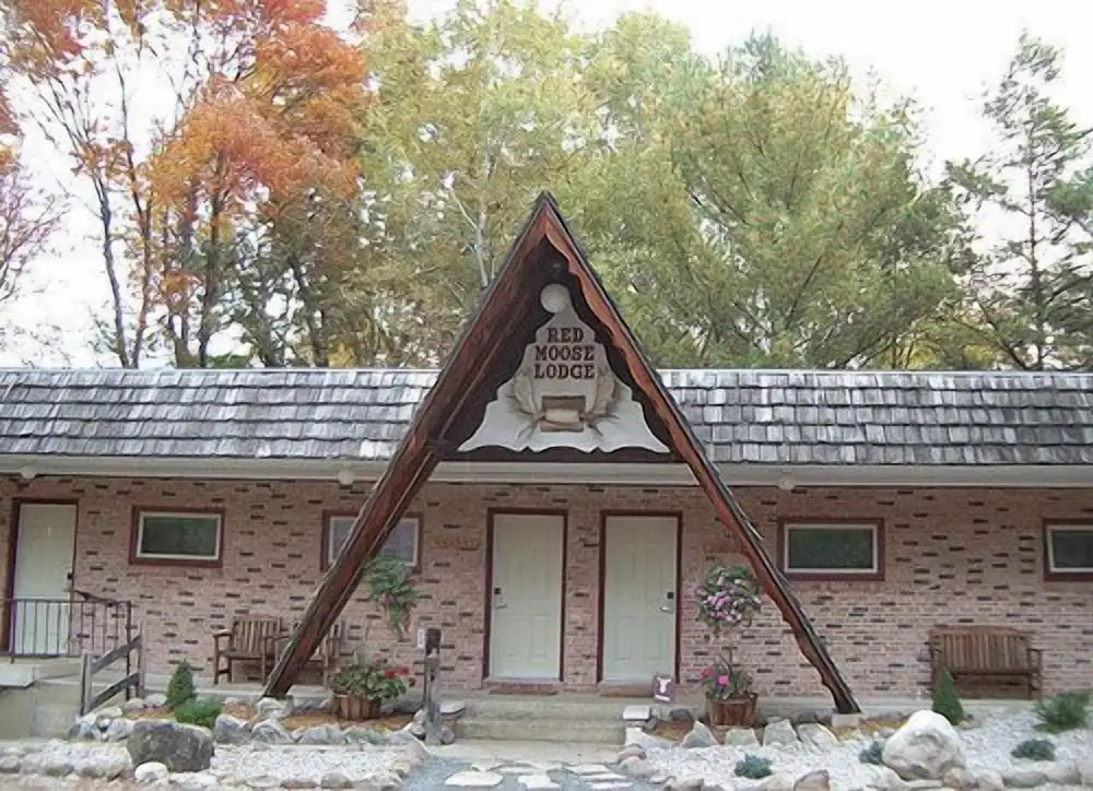 Red Moose Lodge
