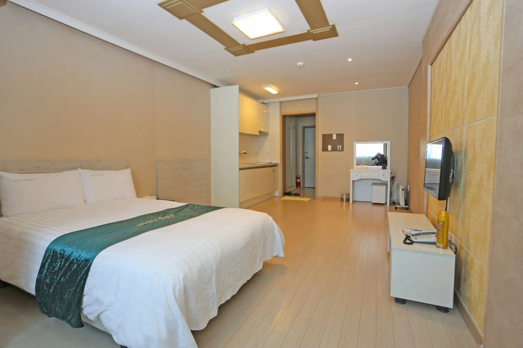Joy Hotel