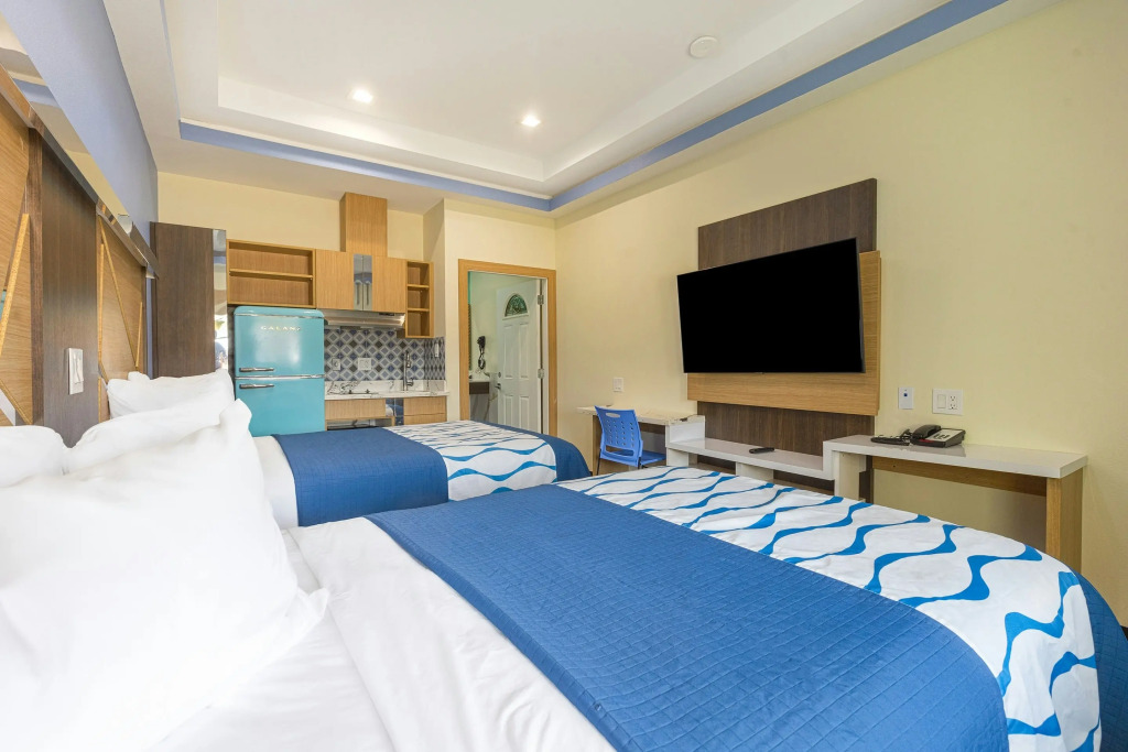 La Vyoma Villas, Westpark Hwy 6