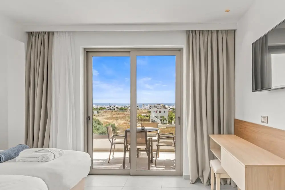 KOUROS STONE SUITES