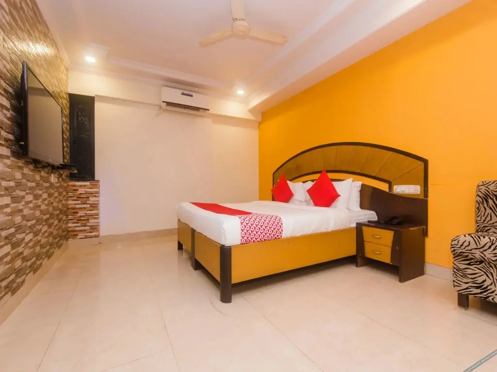 Hotel Palm Star By OYO Rooms