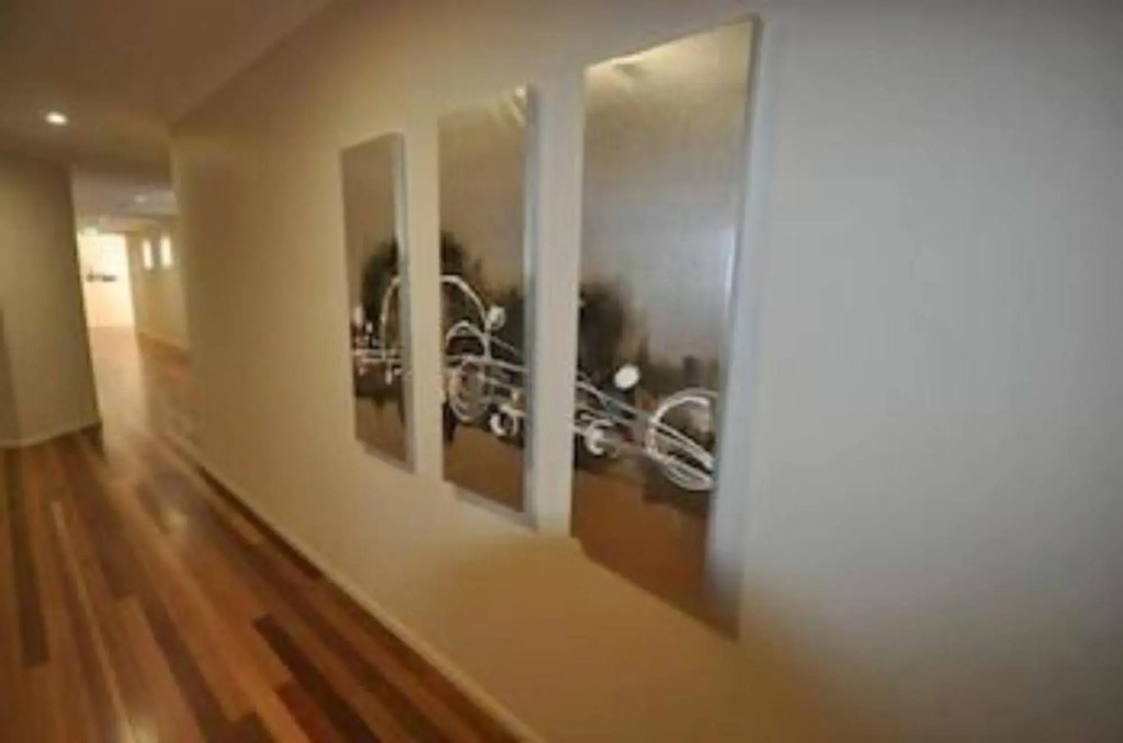 The Australian Hotel Motel