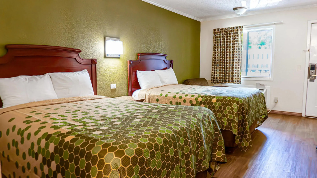 Rodeway Inn & Suites Fort Jackson