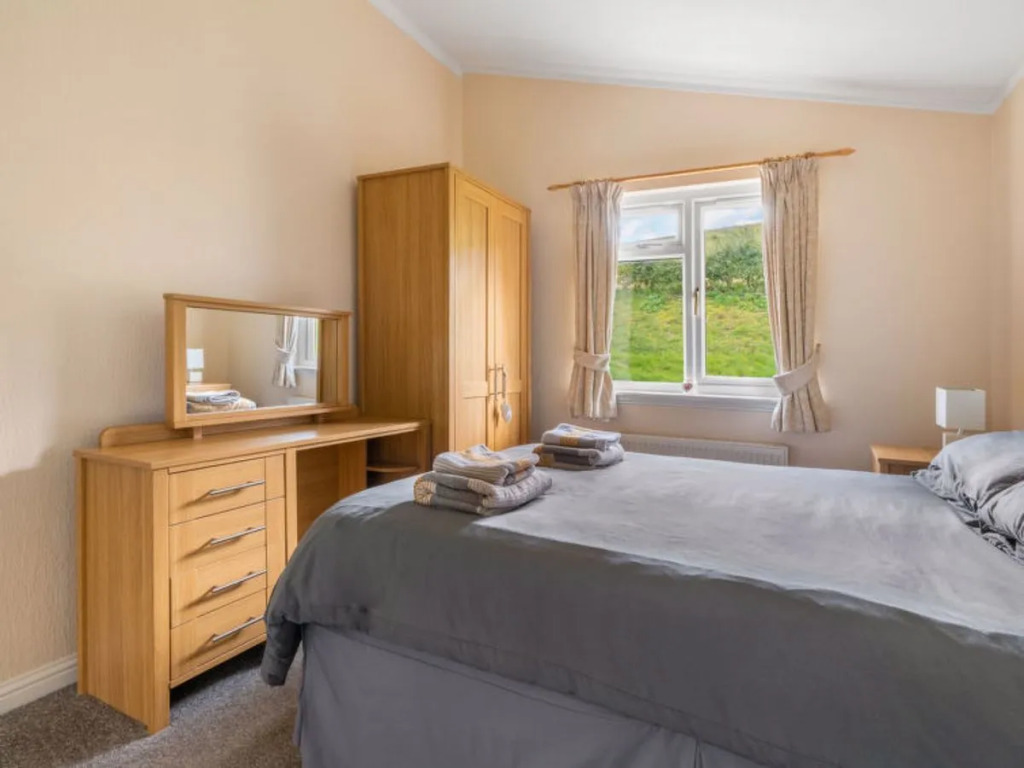 Loch Side Lodge 5