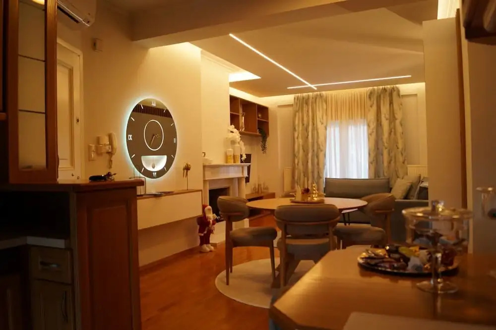 Daphne Luxury Apartment