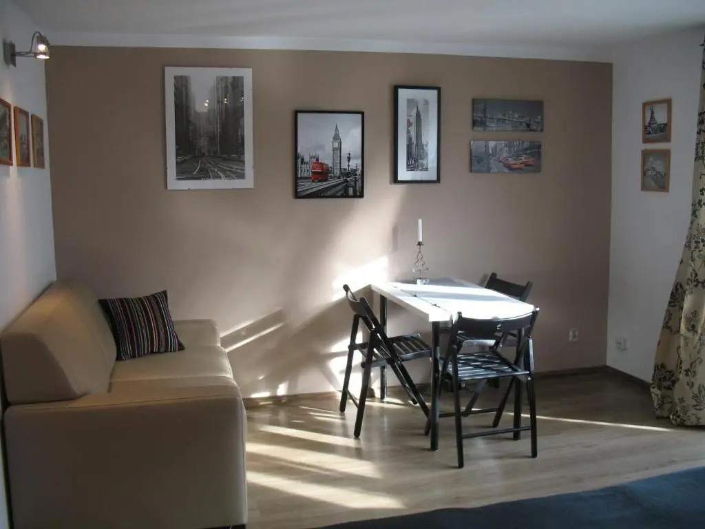Willa Pod Aniołem - Pokoje Gościnne & Apartamenty z widokiem na góry