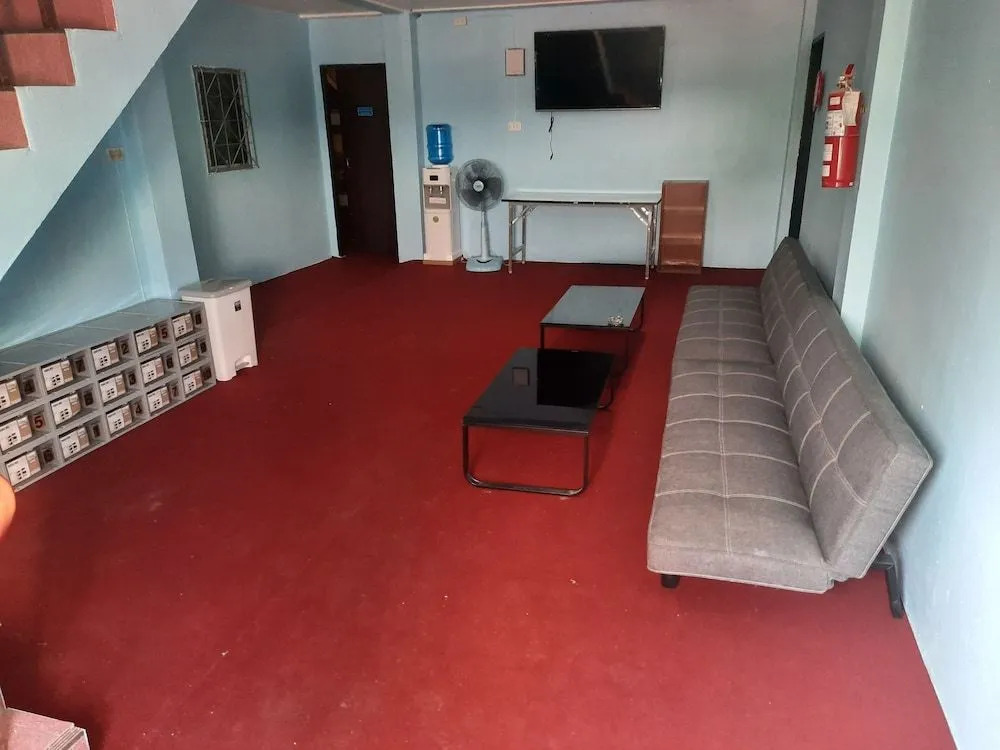 RD Hostel & Restaurant