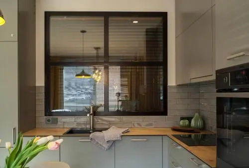 Elegant Embassy Apartment In Vilnius Heart
