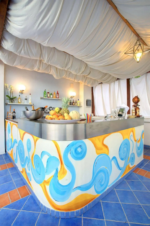 Iris Hotel