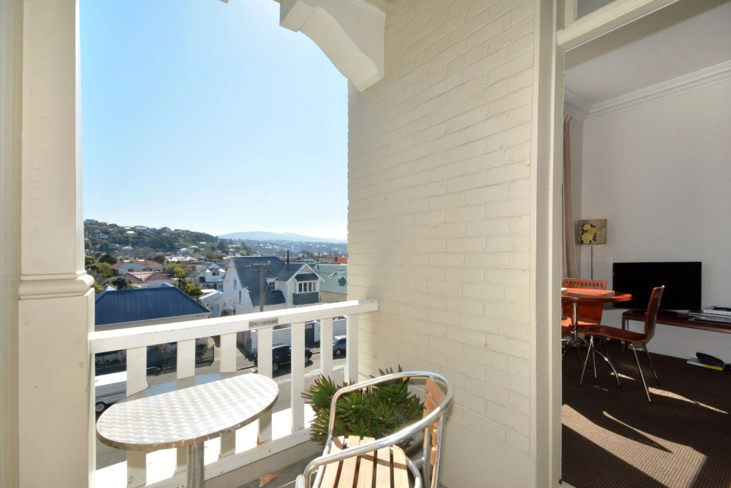 Majestic Mansions - Apartments at St Clair