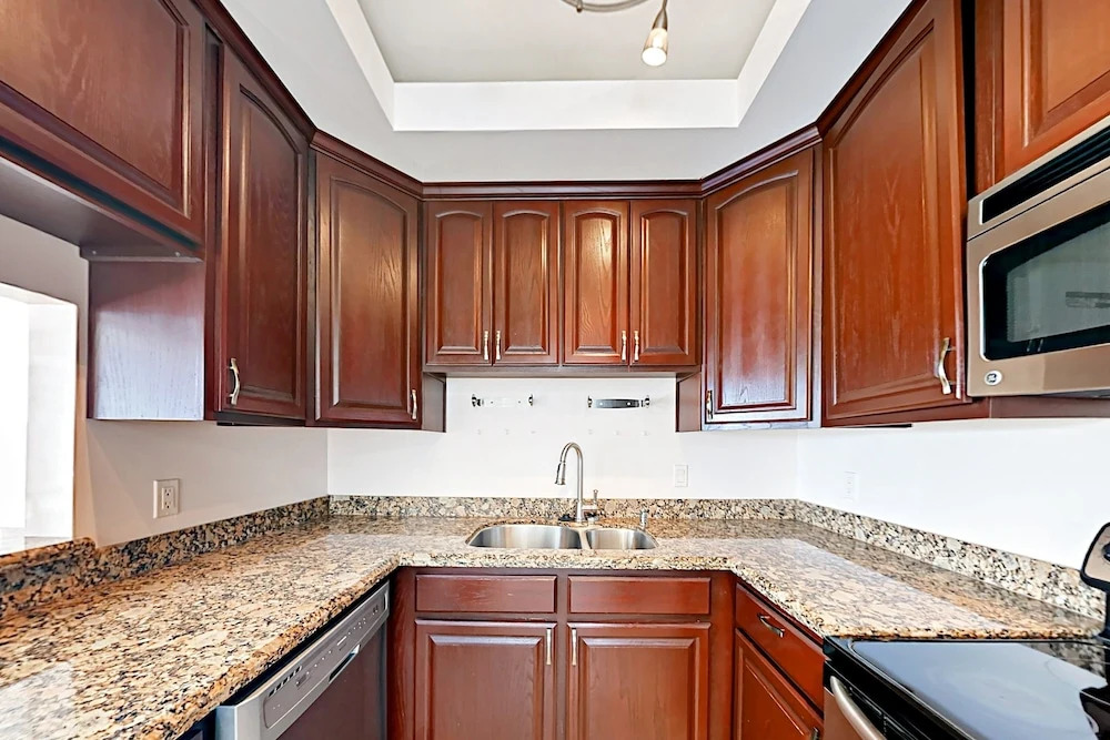 125 E Verna Jean - 4 Br Townhouse