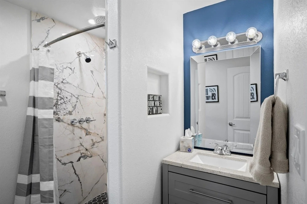 15 Chelsea Place 1 Bedroom Condo by RedAwning