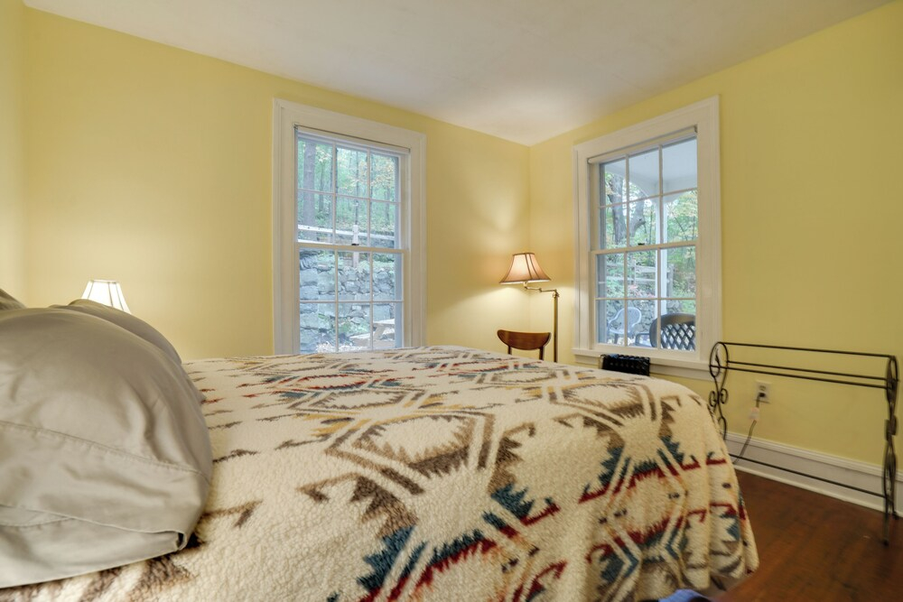 Historic Home in Taylors Falls w/ Patio & Fire Pit