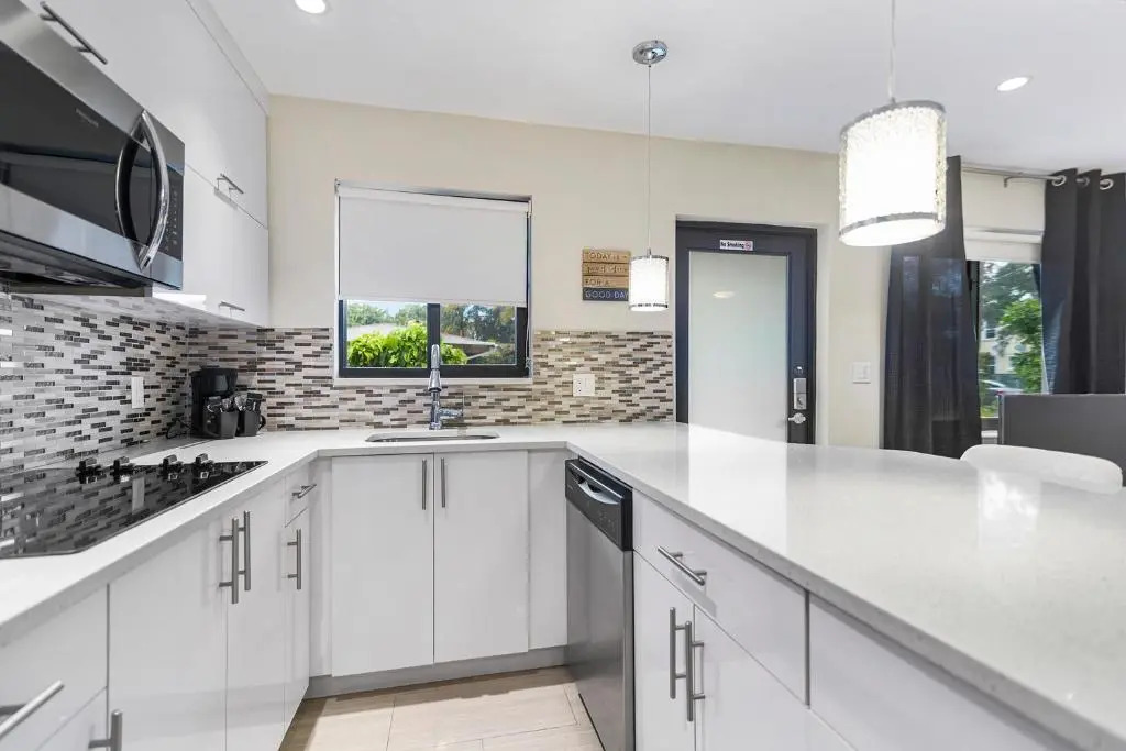Alani Bay Deluxe Condos Fort Lauderdale