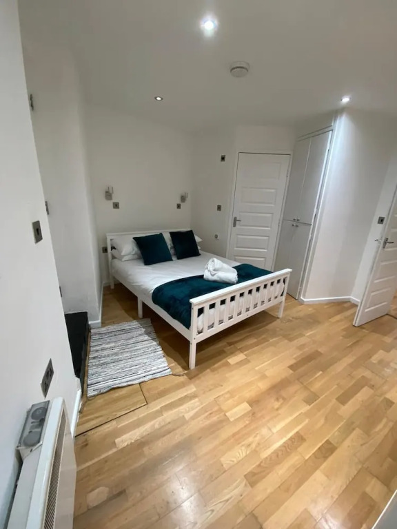 Modern 1 Bed Apartment