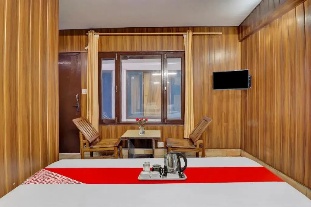 OYO 92514 Savitri Hotel Nand Palace
