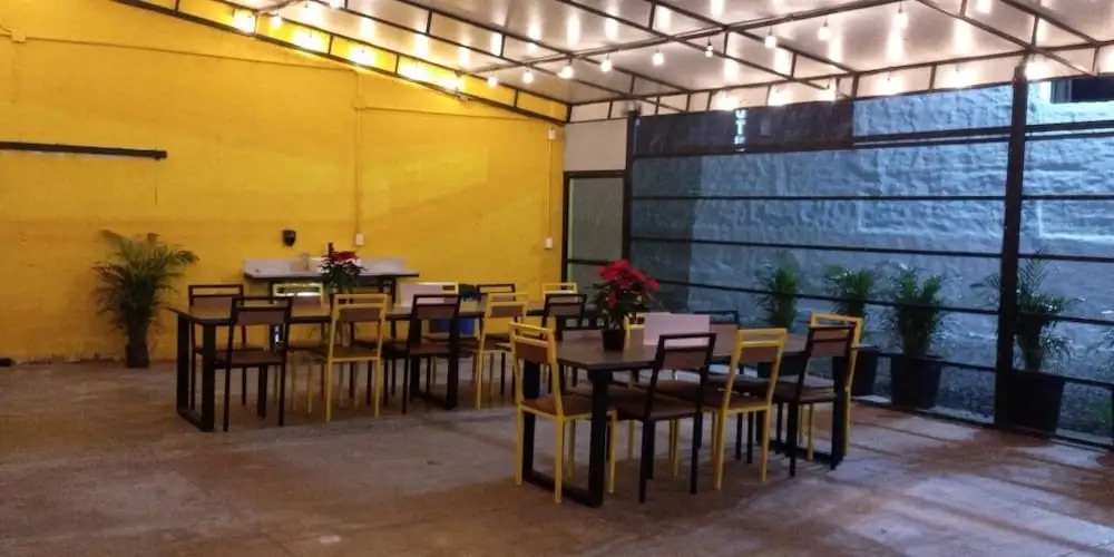 CHECK INN HOSTAL AEROPUERTO GDL