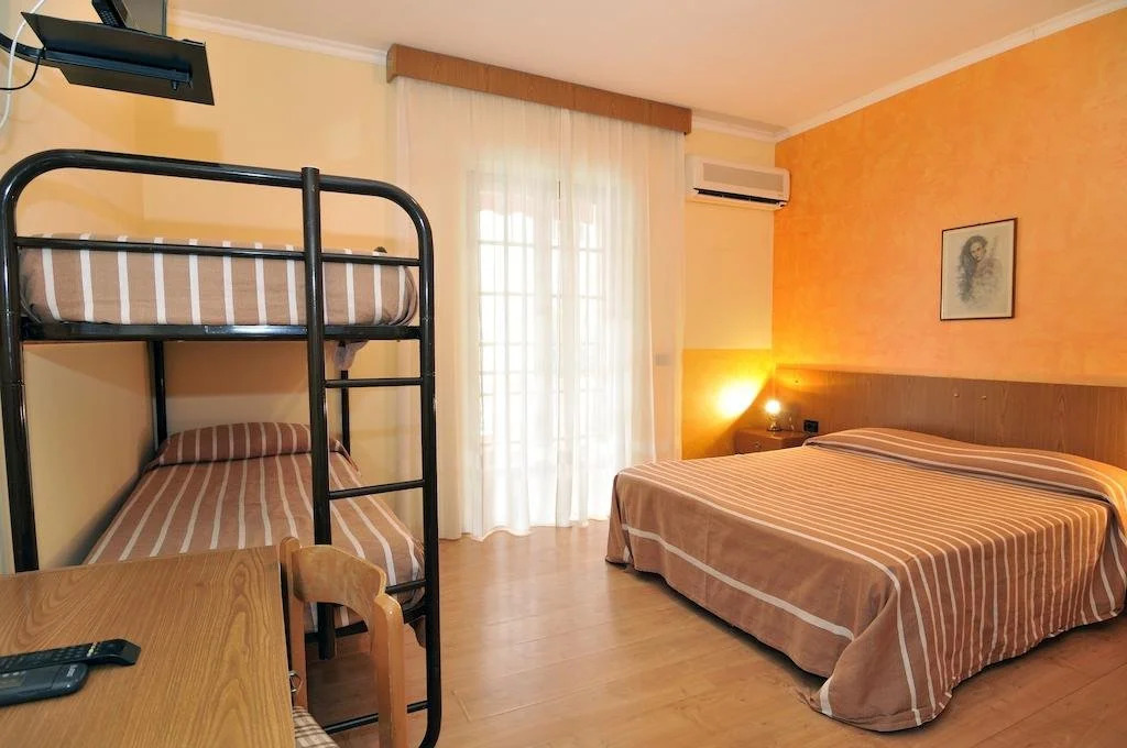 Hotel Apeneste