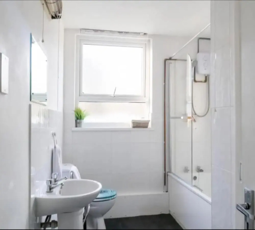 A 2-comfortable Bedroom Apartment