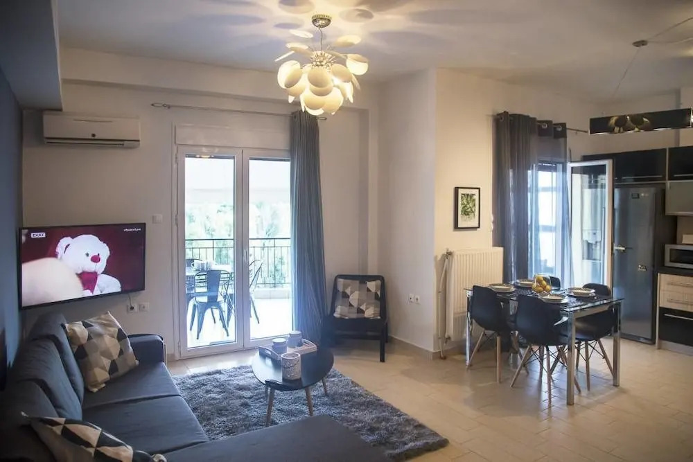Chic and Central Apartment Park View
