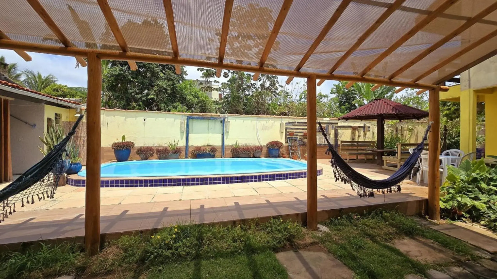 Casa Amarela com 7 quartos para 20 pessoas em Porto Seguro