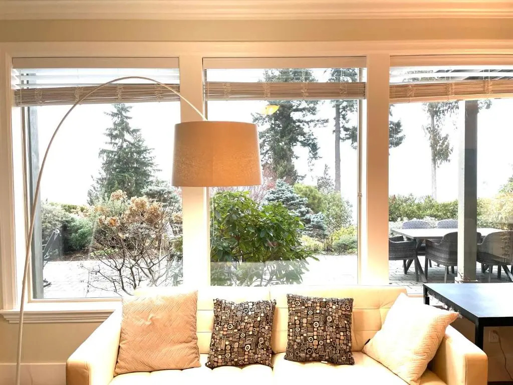 Ocean side & garden view Nanaimo house