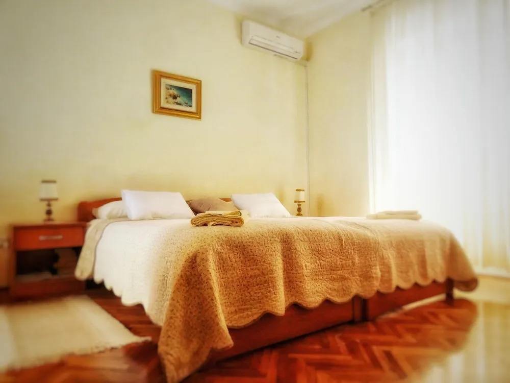 Heart of the City Apartments