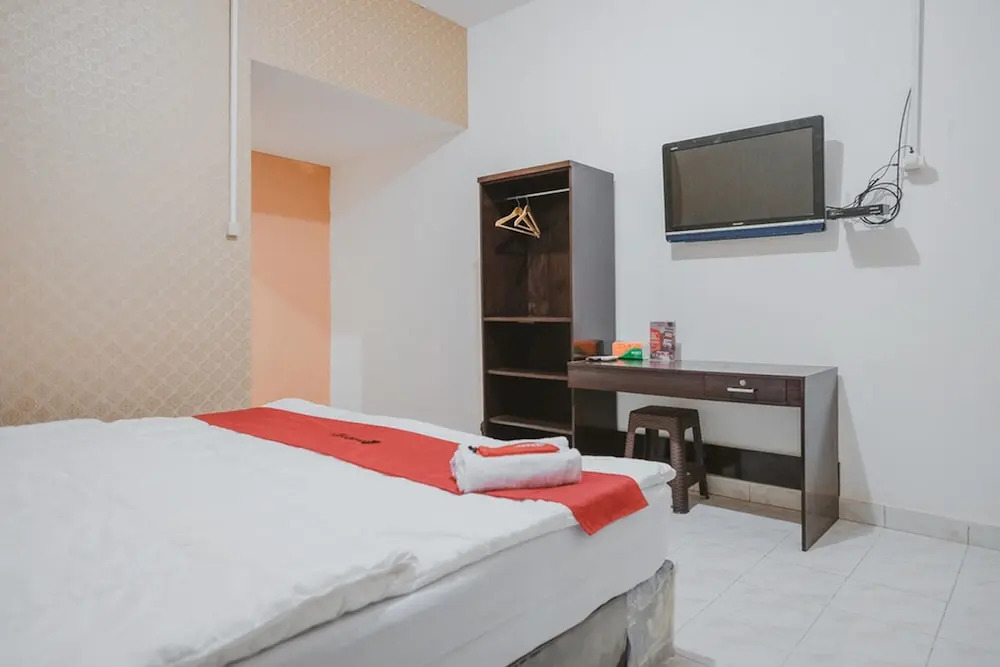 RedDoorz Syariah near Mall Boemi Kedaton Lampung