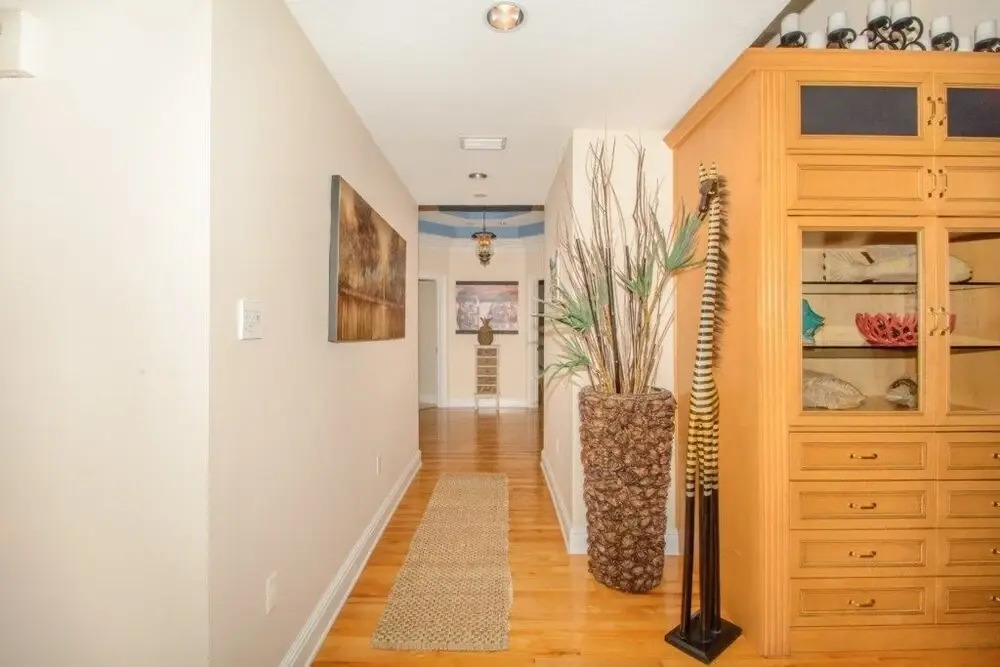 Beachcomber's Luxury - 5 Br home by RedAwning