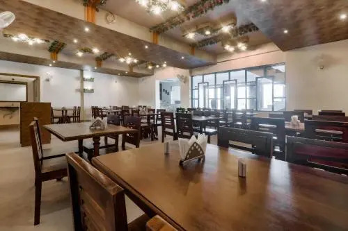 OYO 27894 Hotel Park Rue