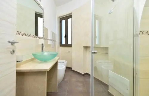 Damavi Suite
