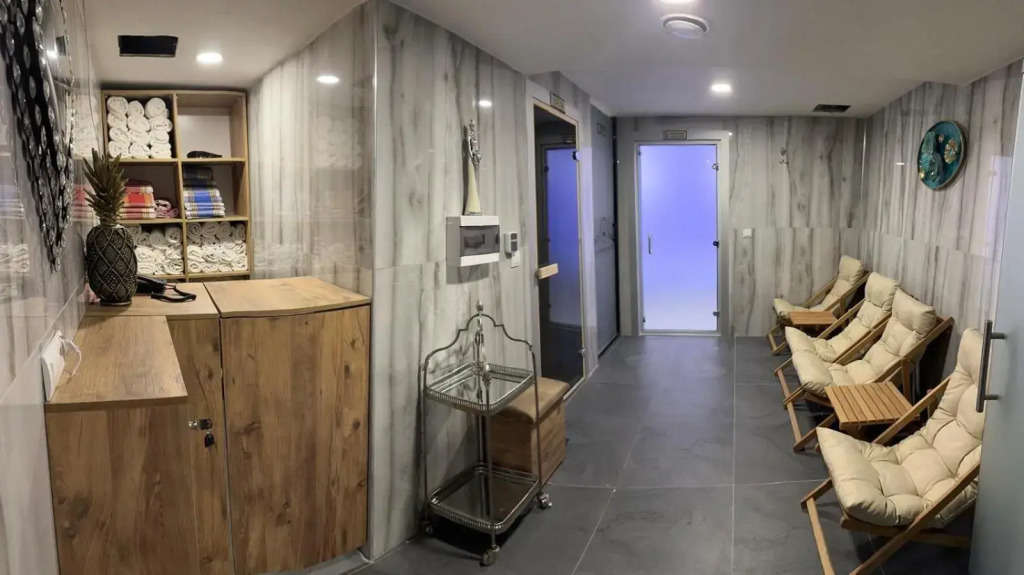 RUA WORLD HOTEL