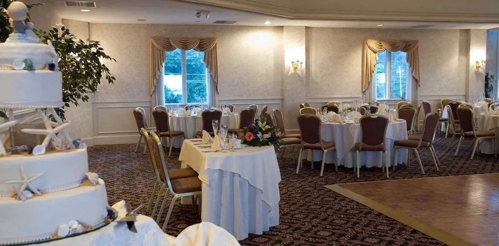 Winnapaug Inn