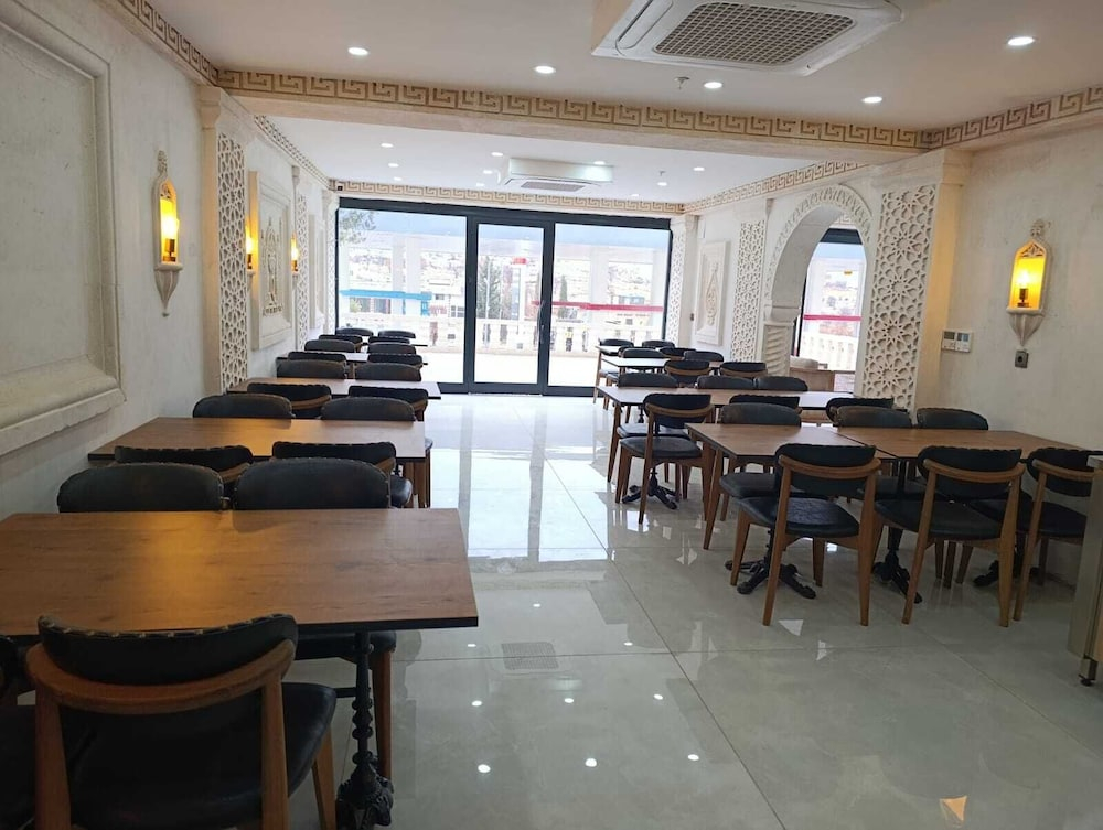 By Tashan Garden Otel