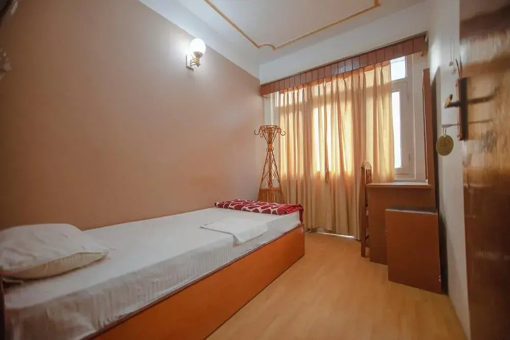 Hotel Triratna