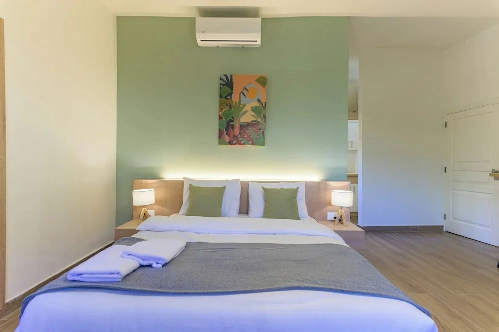 Quattro - Deluxe Studios & Rooftop in Batroun