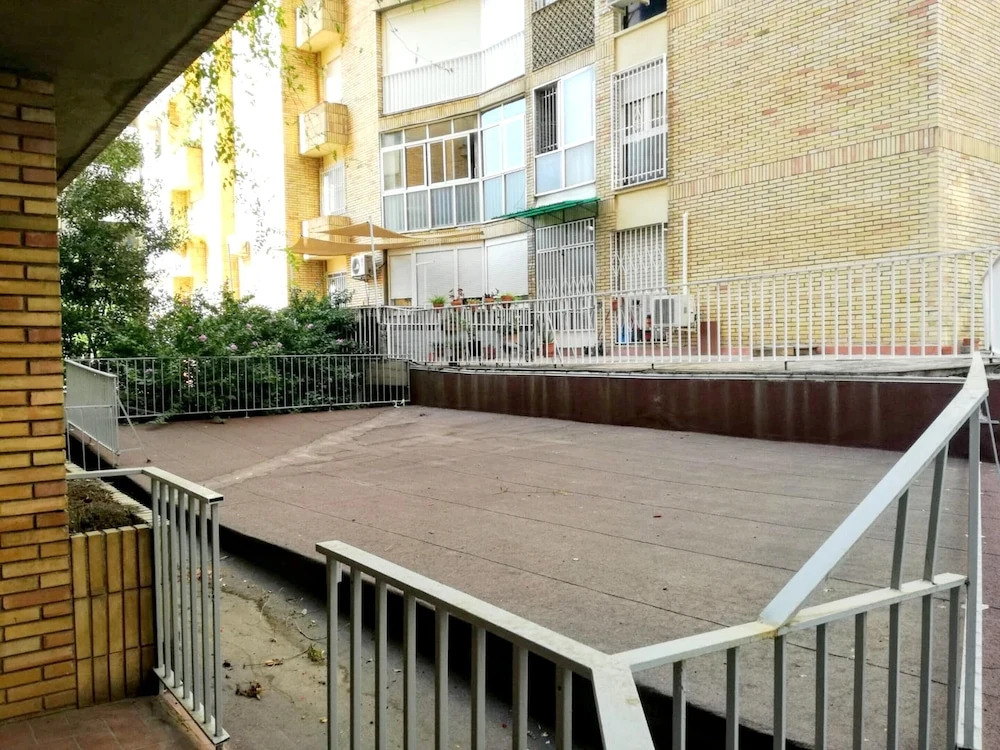 Apartment with 3 Bedrooms in Granada, with Wonderful City View, Furnished Terrace And Wifi - 25 Km From the Slopes