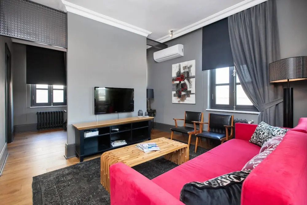 2 Bedroom Apartment w Kitchen