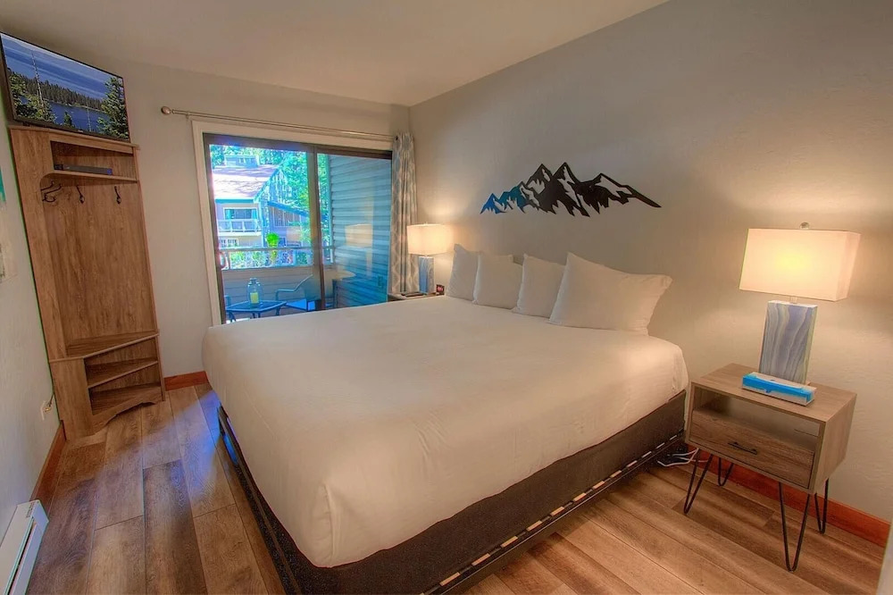 Heavenly Daze 1 Bedroom Condo by Redawning