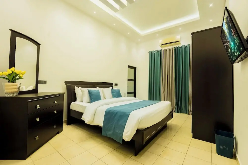 ThiThis Palace Mirissa