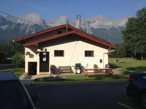 The Gateway Inn
