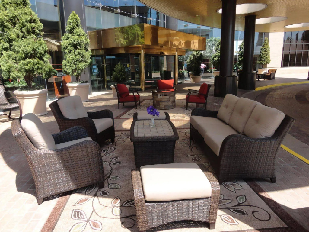 DoubleTree by Hilton Washington Dulles Airport