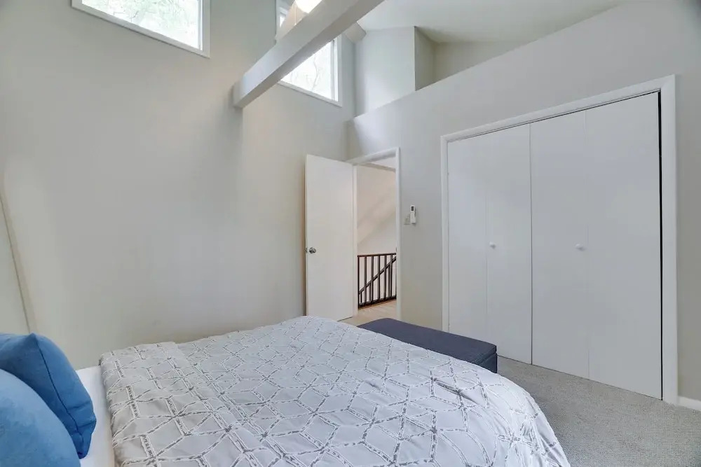Dreamy Lake House With Fireplace, Firepit & Pet Friendly