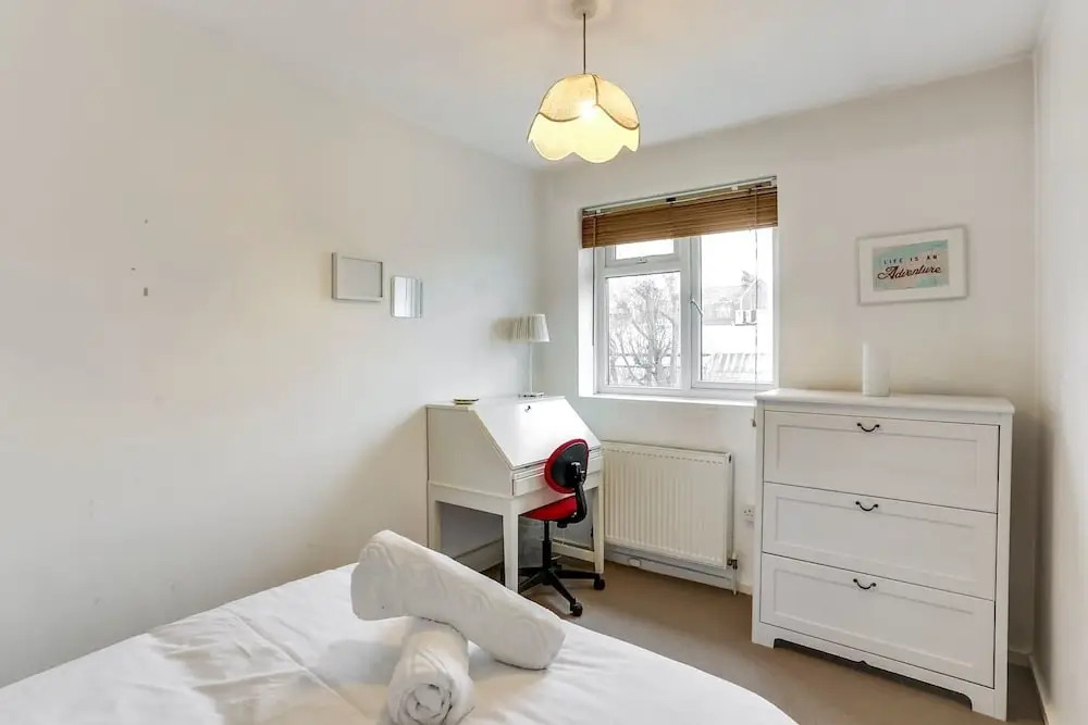 West London 3 bed Home Next to the River!