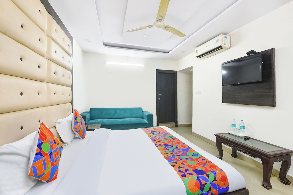 FabHotel Vishesh Continental