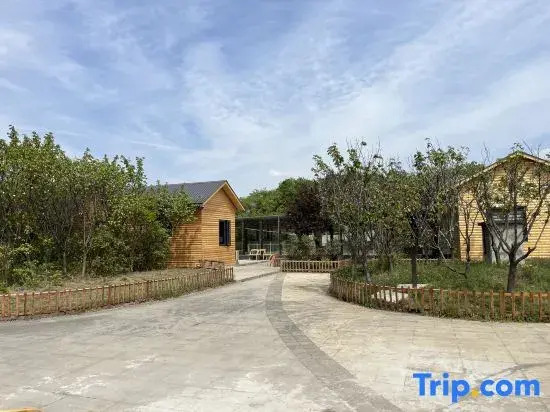 Mengxuanyue Homestay (Huaxi Park Guizhou University Huaxi West Campus)