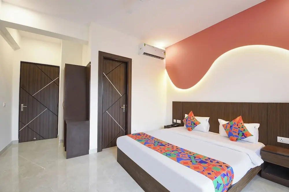 FabHotel Black Pepper- Nr. Batra Heart & Multispecialty Hospital Faridabad