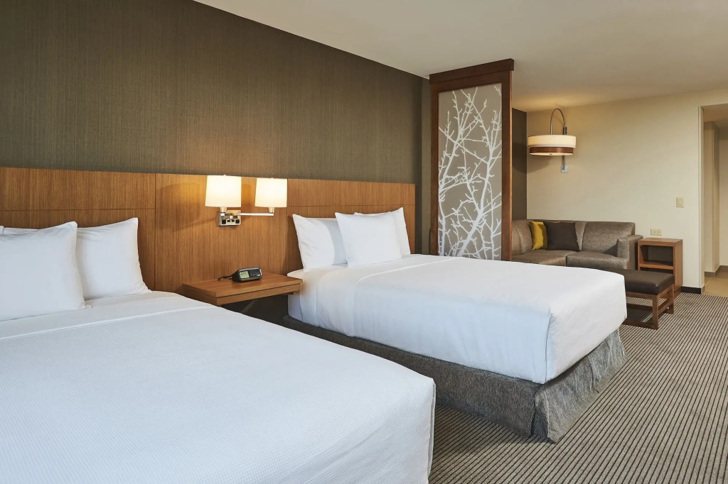 Hyatt Place Toronto Mississauga and Luxe Convention Centre