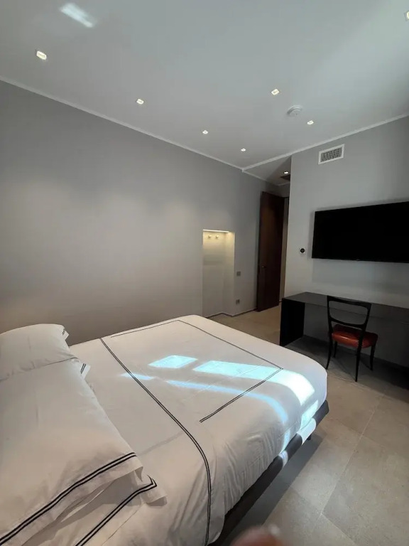 Leopoldo Suites